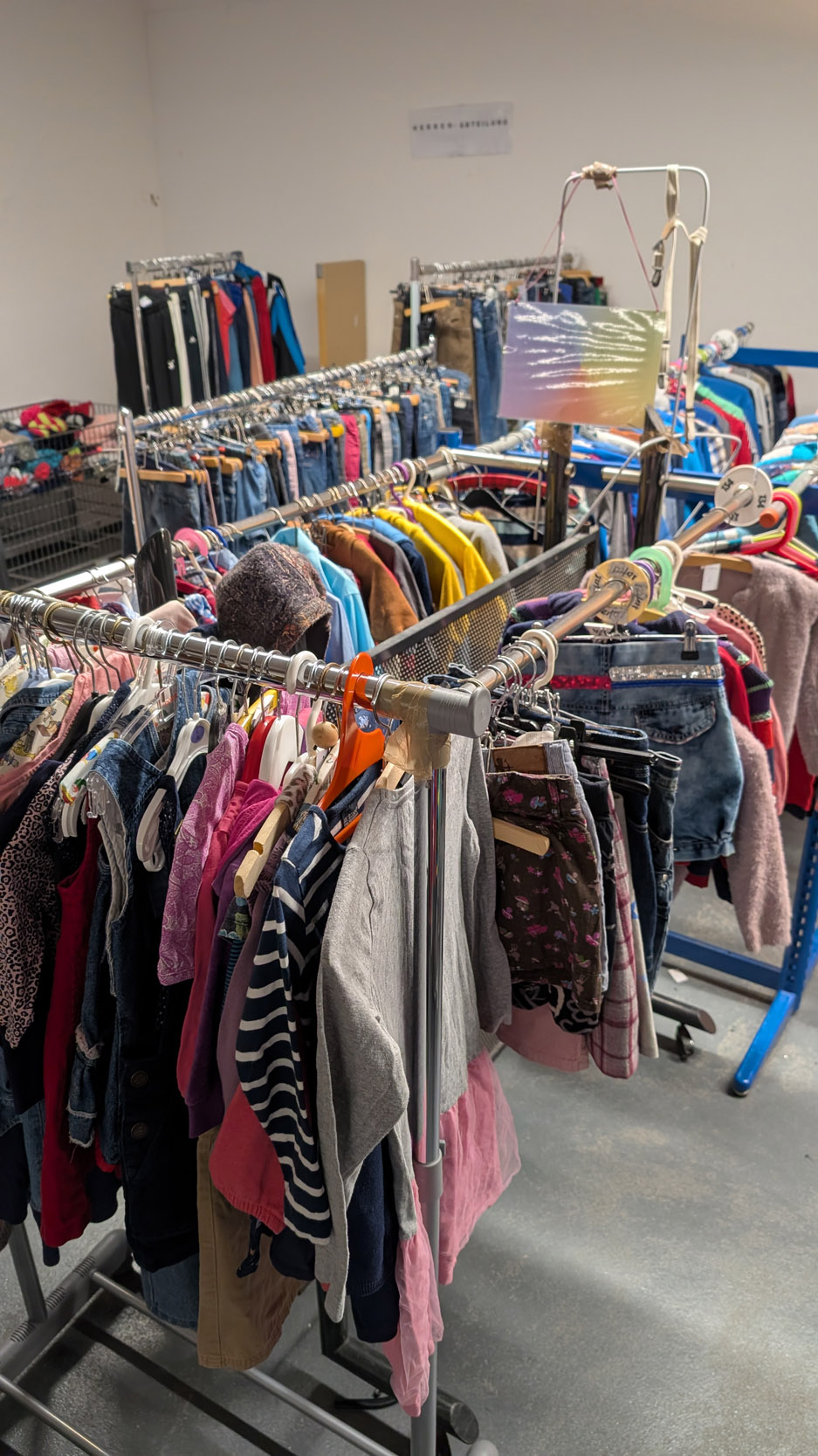 Secondhand Mode | Soziales Kaufhaus Weener